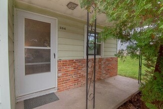 306 Sycamore St Unit 306.0, Riverside, IA 52327