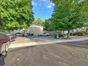 818 S Jefferson St unit 824, Lockport, IL 60441 - photo 6