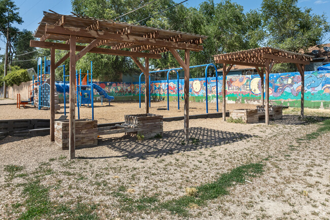 Dual Immersion Academy has a variety of outdoor activities for its students.