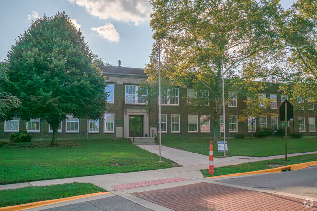 Robert Louis Stevenson Elementary School building in Grandview Yard.