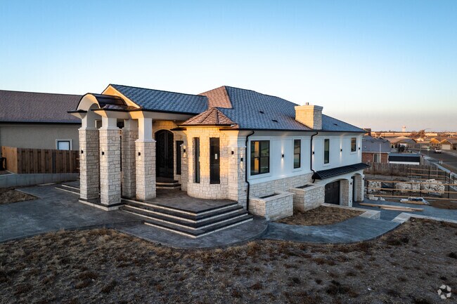 Chapel Heights is a new community offering luxury homes in Garden City.