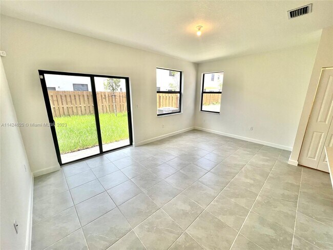 23458 SW 127th Place, Homestead, FL 33032 - photo 5