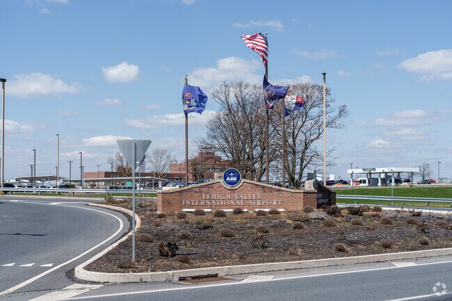 Lehigh Valley International Airport is near Albany for regional flights.