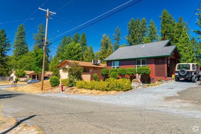 Georgetown offers secluded living framed by wooded landscapes and a calm pace of life.