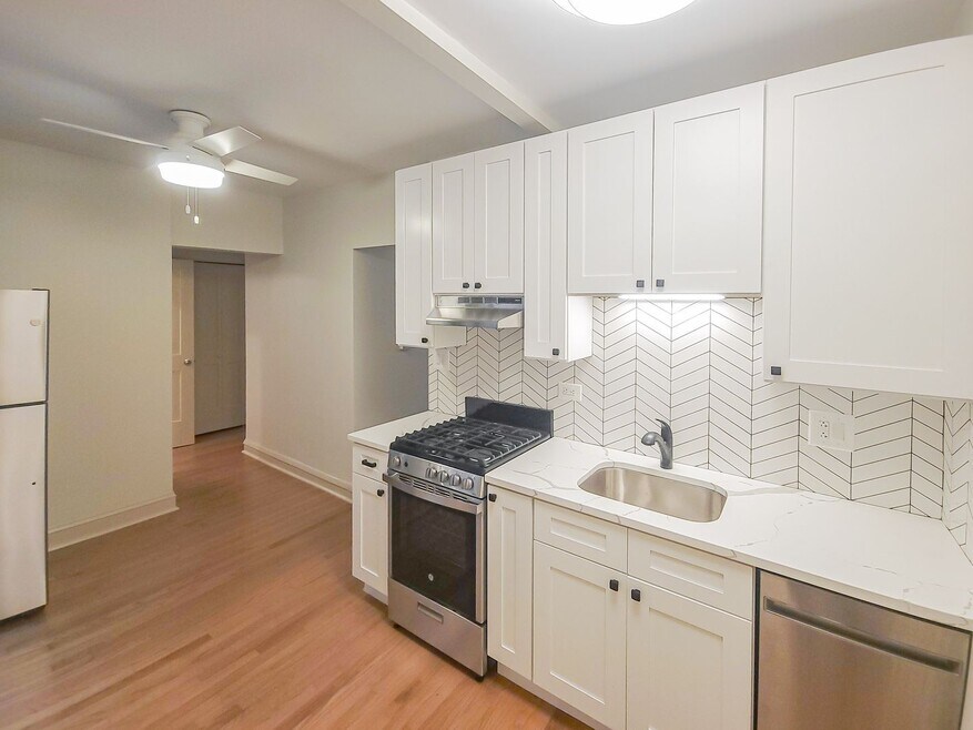 5951 N Paulina St unit 5951-1W, Chicago, IL 60660 - photo 1