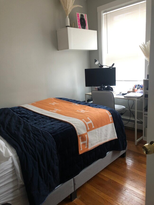 36 Garden St unit 3, Boston, MA 02114 - photo 4