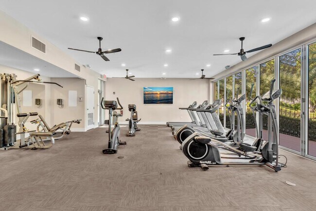 Nottingham Pine Luxury Apartment Homes - Under New Management, Plantation, FL 33324 - photo 5