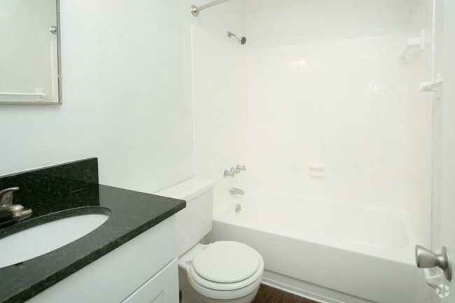 Hamlet Cove, Gainesville, FL 32608 - photo 5