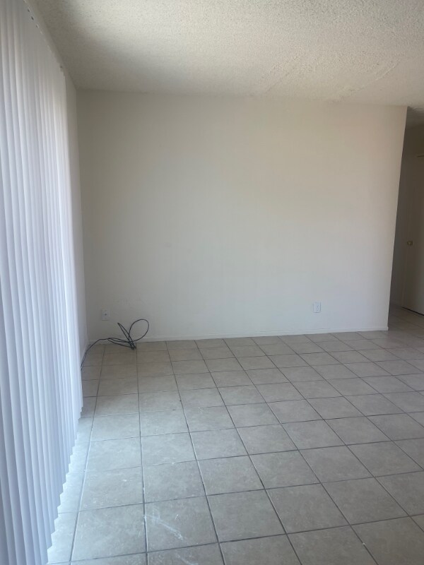 18635 Larkspur Rd unit 13, Adelanto, CA 92301 - photo 2