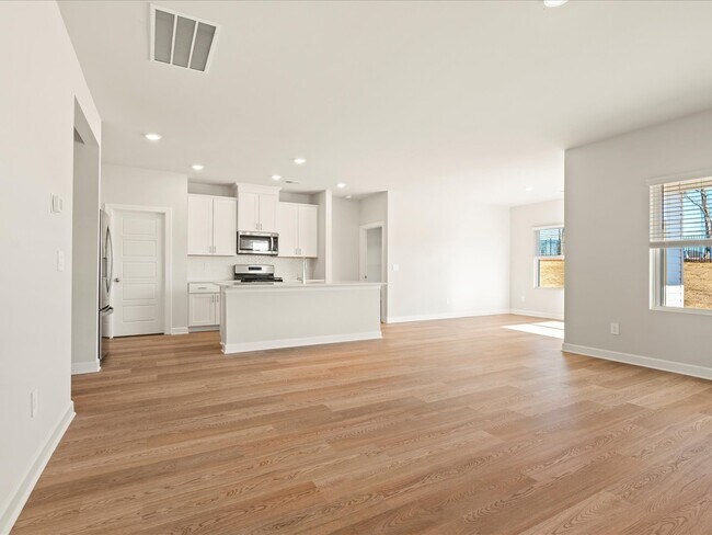 572 Ward Wilson Trail, Duncan, SC 29334 - photo 4