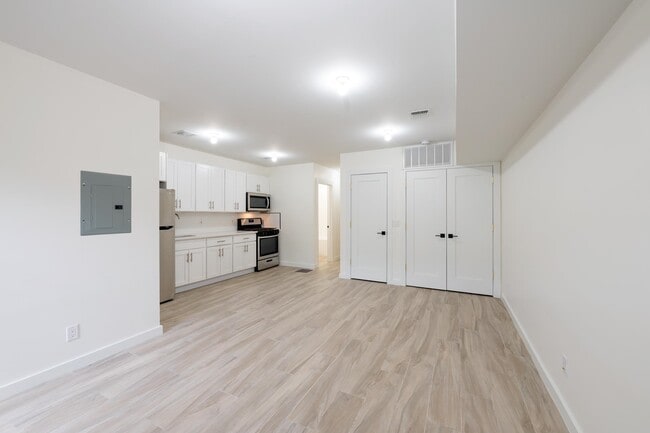 340 Randolph Ave, Jersey City, NJ 07304 - photo 2