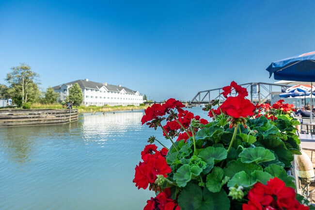 West End, WA is a neighborhood in Aberdeen with great potential and beautiful scenery.