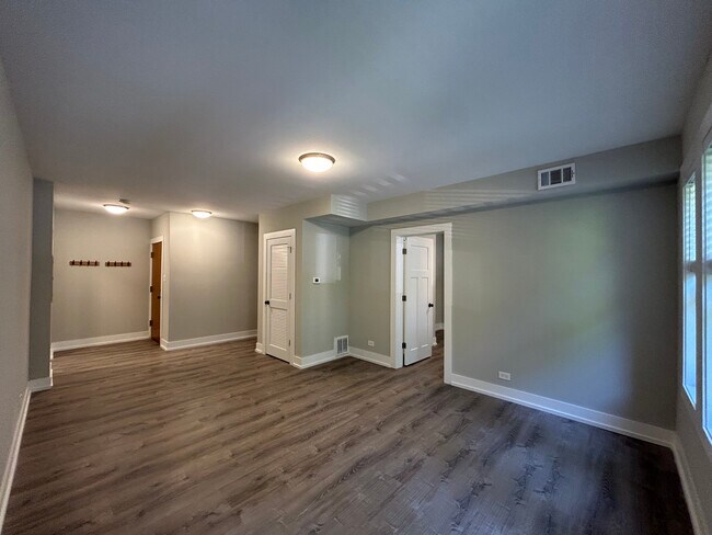 1128 Maple Ave unit 3B, Evanston, IL 60202 - photo 4