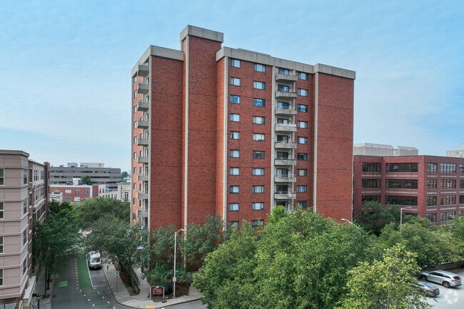 Pleasant Plaza, Malden, MA 02148 - photo 2