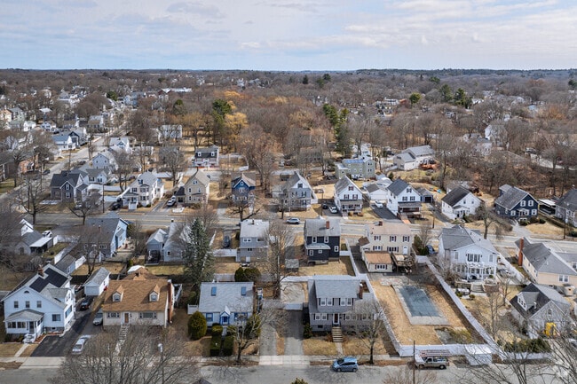 Many beautiful homes line the residential streets of Nobility Hill.