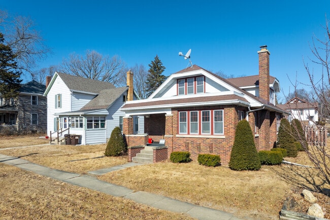Bungalows in Freeport are a common sight in the neighborhood.