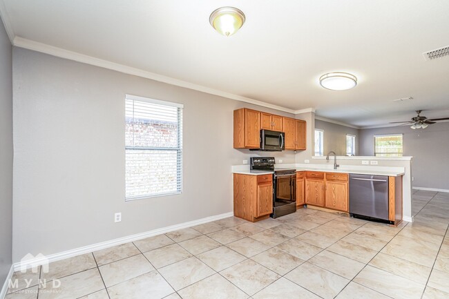 8924 Sun Haven Way, Fort Worth, TX 76244 - photo 5