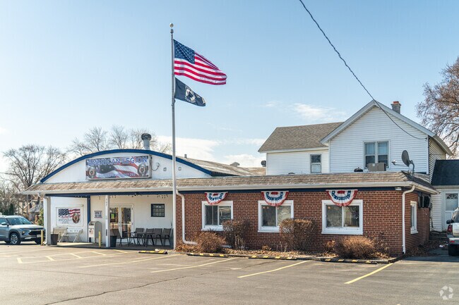 Restaurants along Silver Lake include The Village Pub, a comfy spot for food and drinks.