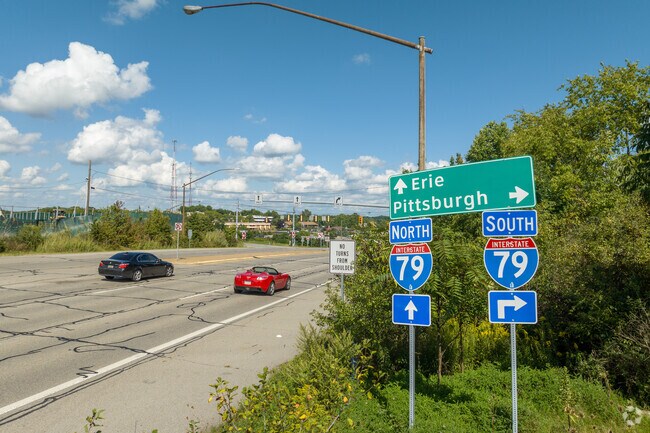 Rt 79 provides a quick an easy route to get from Sewickley Hills to downtown Pittsburgh.