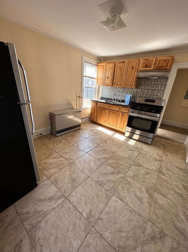 12-14-14 St Louis St unit 14 Saint Louis - Apt, Burlington, VT 05401 - photo 2