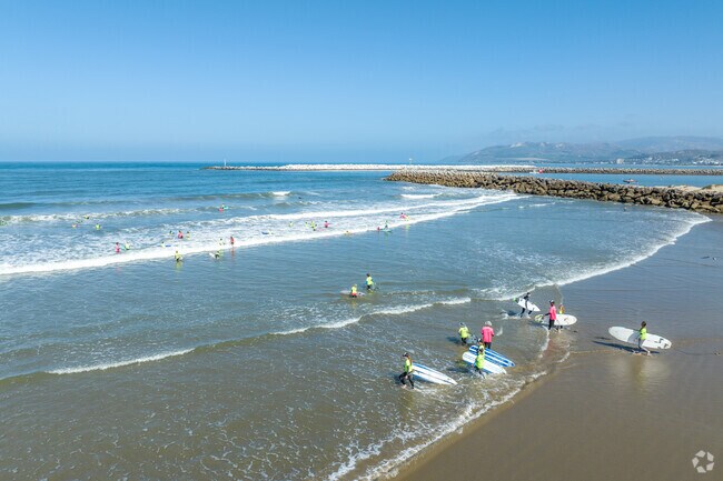 There are opportunities to learn to surf in the Ventura Beach area.