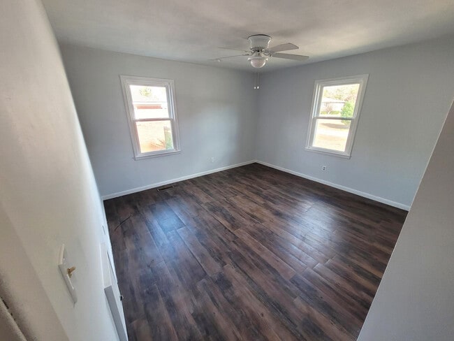 2201 Windcrest Dr, Florence, AL 35630 - photo 7