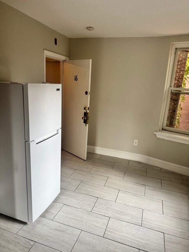 93 W Cedar St unit 70-12, Boston, MA 02114 - photo 5
