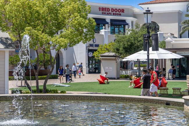 Fountains, turf, shopping and dining all meld together perfectly at the Veranda in Concord, CA.