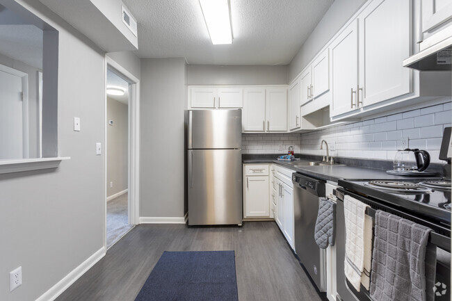 2BR, 2BA- 1150 SF