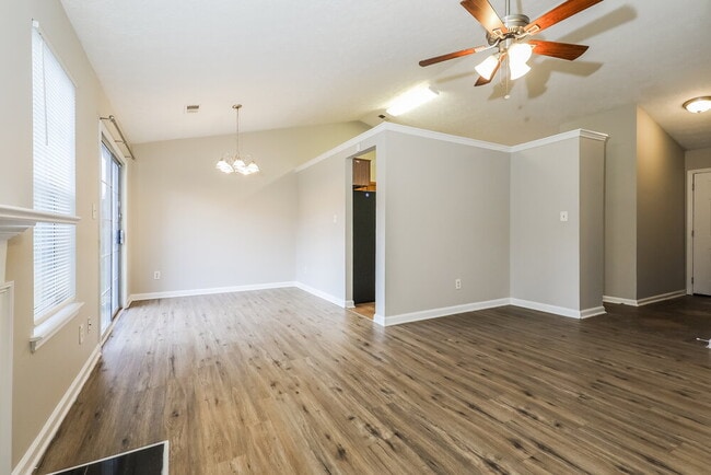 4252 Catalpa Ct, Ellenwood, GA 30294 - photo 3