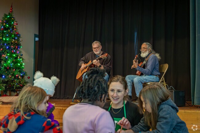 Bring the family to the Northside Farmers Market for fresh produce and entertainment