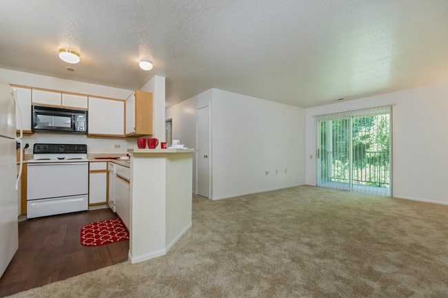 Tree Top Ridge Apartments, Battle Creek, MI 49015 - photo 6