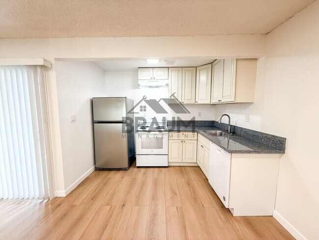 5611 Fulcher Ave unit 15, North Hollywood, CA 91601 - photo 2