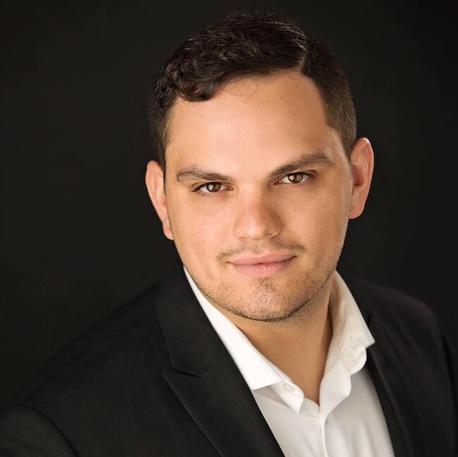 Agent Photo