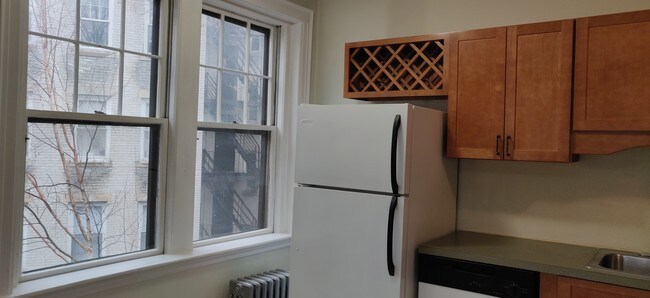 114 Strathmore Rd unit 406, Brighton, MA 02135 - photo 7