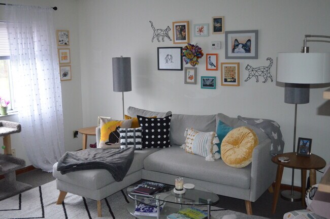 6300 Ervin Rd unit F, Athens, OH 45701 - photo 5