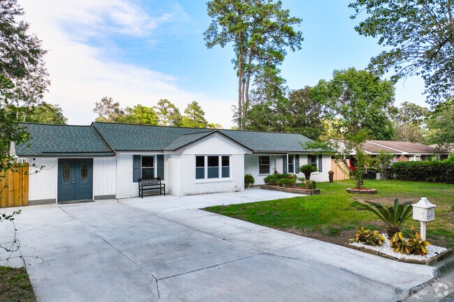 Most Mayfair homes are ranch-style variations.