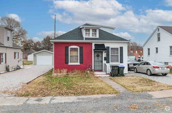 A nice and charming home located in the East Carondelet area.