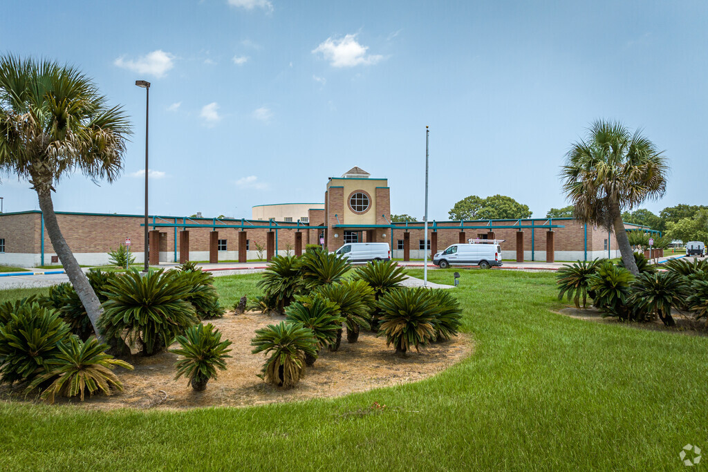 Kenneth E. Little Elementary School in Bacliff is where learning is a journey.