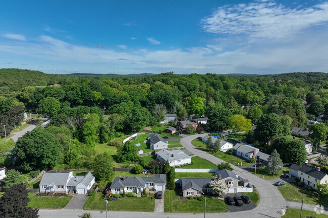 Winding roads gently weave through the quaint neighborhoods of Hamilton, guiding you through its residential areas.