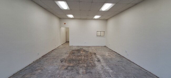 1436 W Martin Luther King jr Blvd, Los Angeles, CA 90062 - photo 4