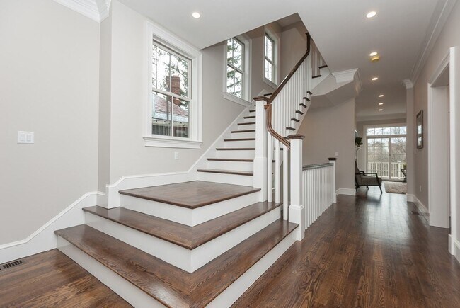 32 Winthrop Rd, Brookline, MA 02445 - photo 5