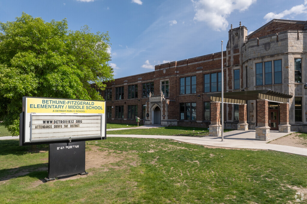 Mary McLeod Bethune Elementary/Middle School entrance.