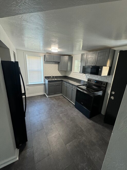 1272 Union St unit 1272 rear, Bridgeville, PA 15017 - photo 1