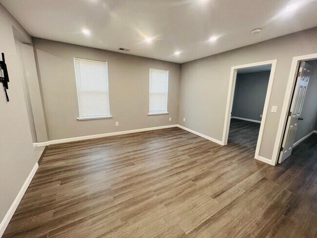 77 Manville Rd unit 3R, Woonsocket, RI 02895 - photo 7