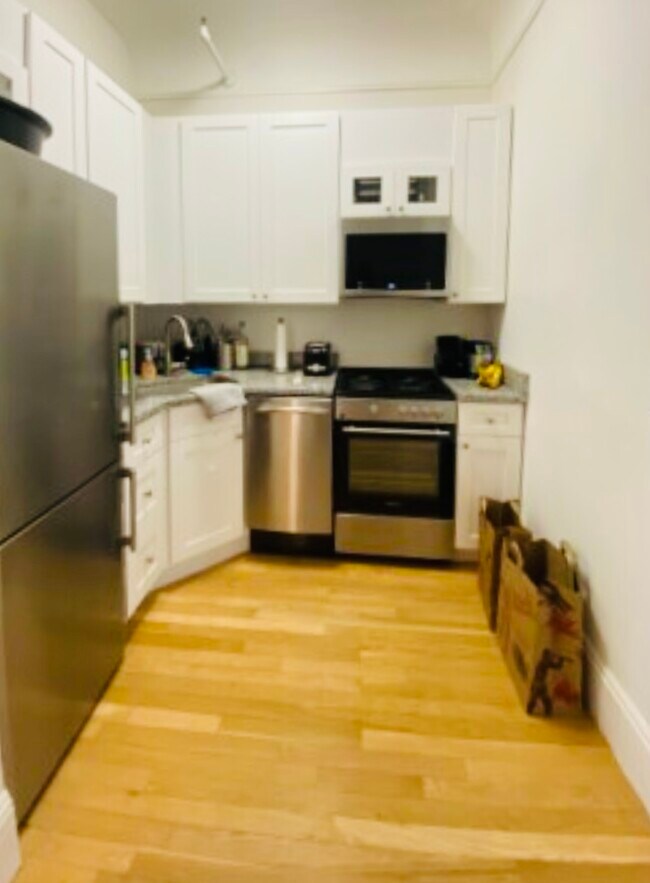 290 Commonwealth Ave Unit 18, Boston, MA 02115