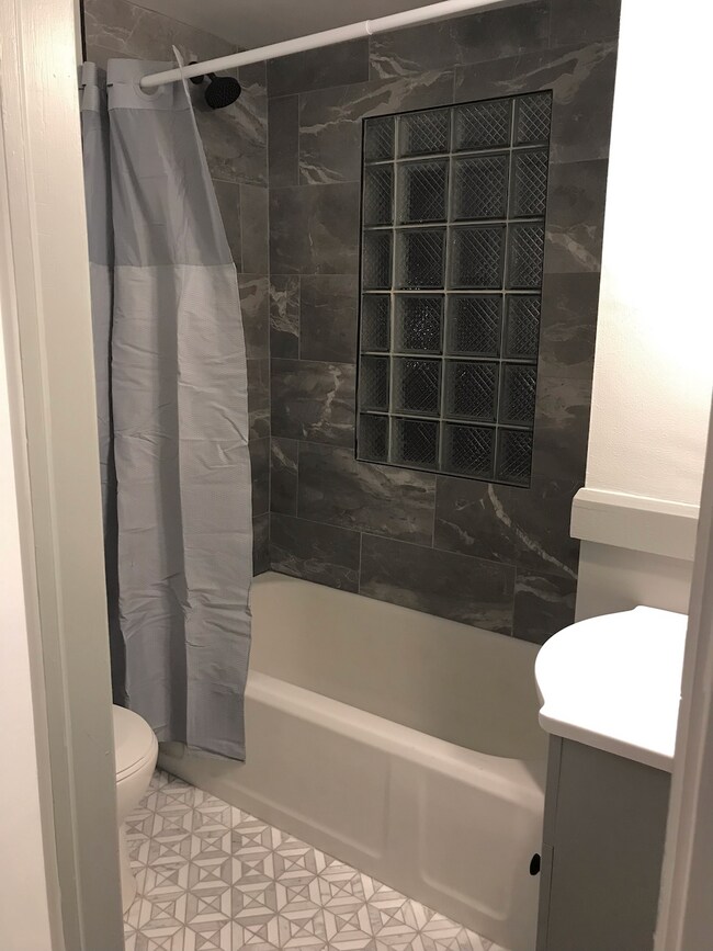 231 N Spring Grove St unit 1, Medina, OH 44256 - photo 6