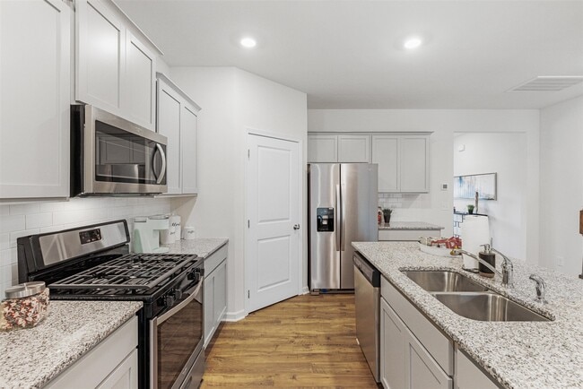 6004 Sycamore Stream Rd unit 36207775, Dandridge, TN 37725 - photo 5