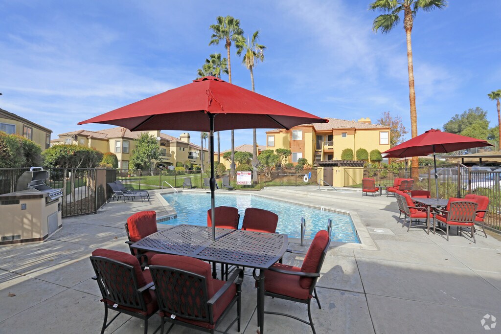 Arezzo Apartment Homes 1400 Oak Hill Dr, Escondido, CA