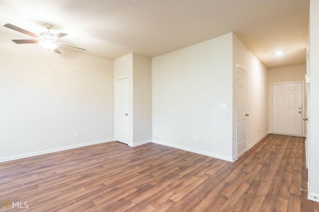 913 Highwood Ln, East Point, GA 30344 - photo 2